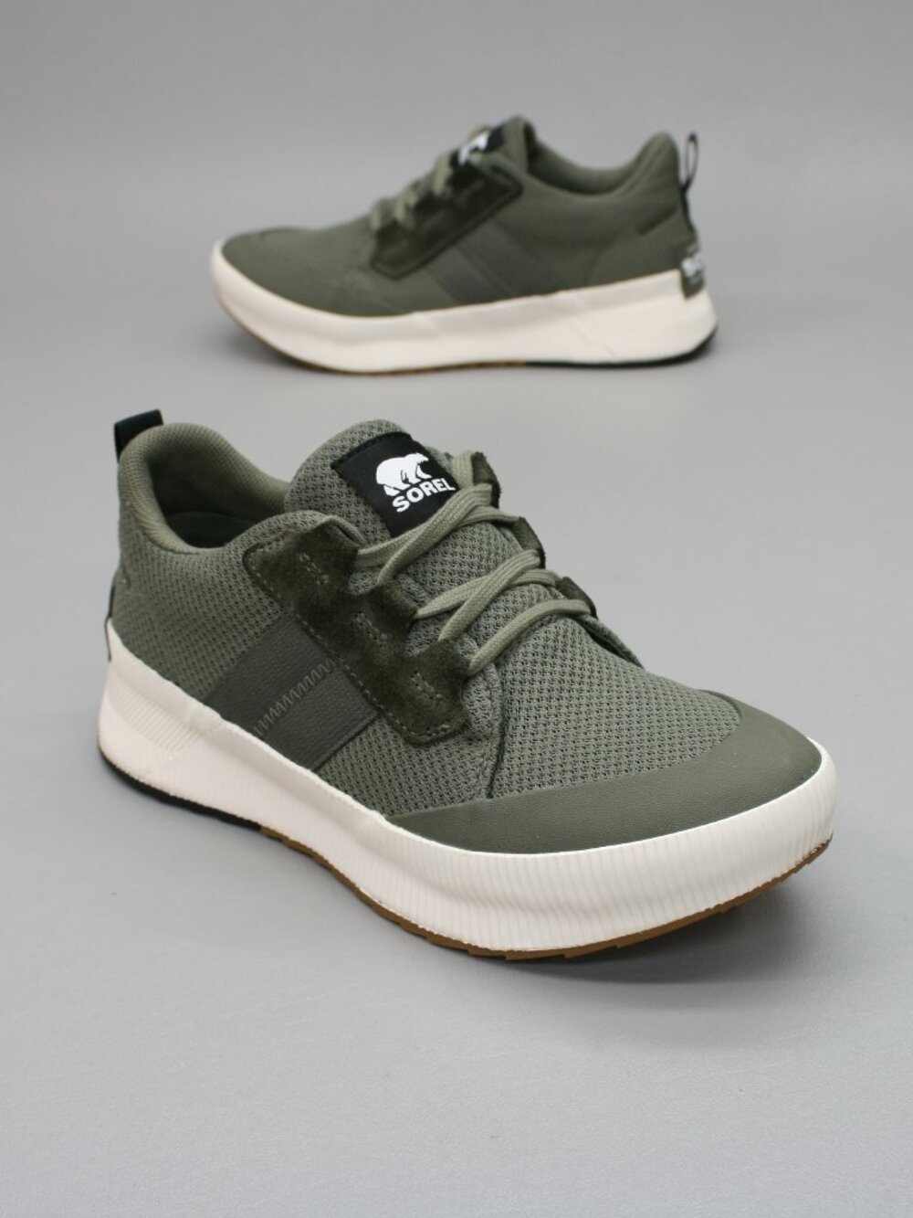 SOREL Ladies 7.5 Out 'N About III Low Stone Sage Green Waterproof Shoes Sneakers